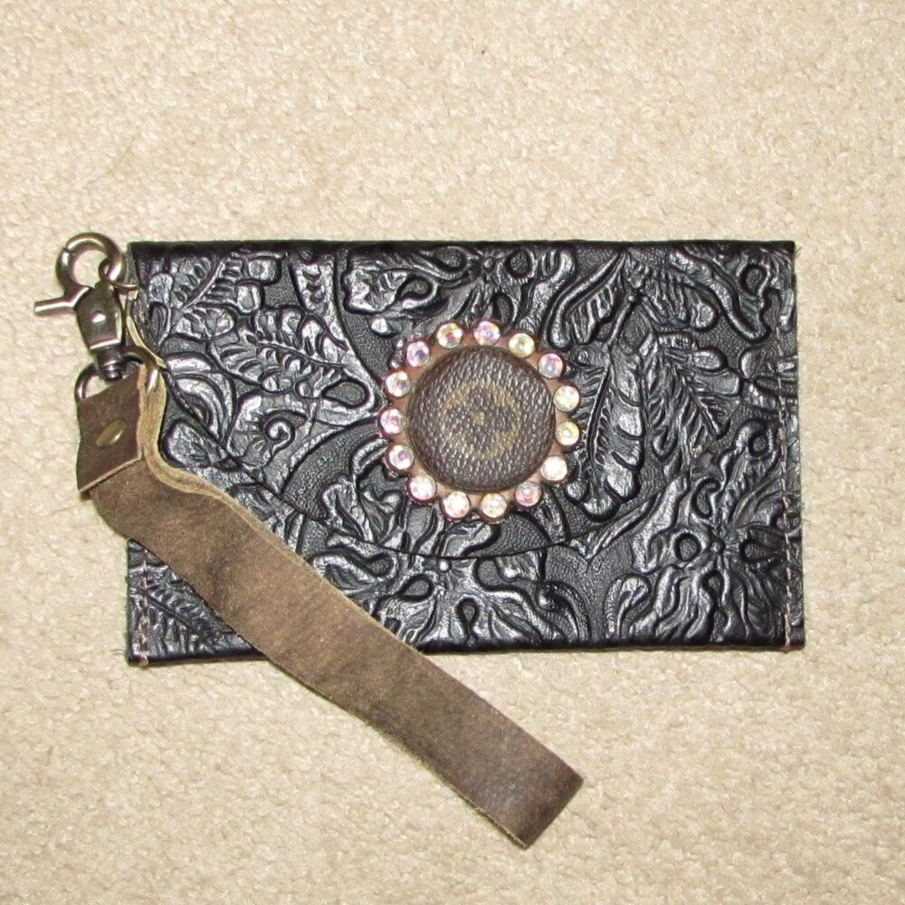 NEW!!! KEEP IT GYPSY Leather Coin Purse Wristlet with Keychain and Embellishment